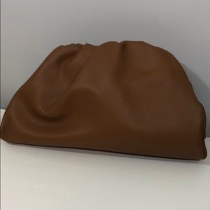 Cloud clutch in camel tan